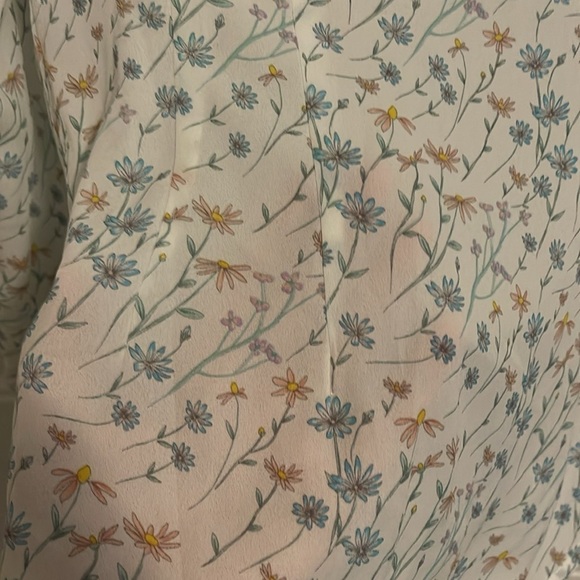 Violet + Claire women’s M. White & blues, pinks, yellows, & greens Floral Blouse - Picture 6 of 12